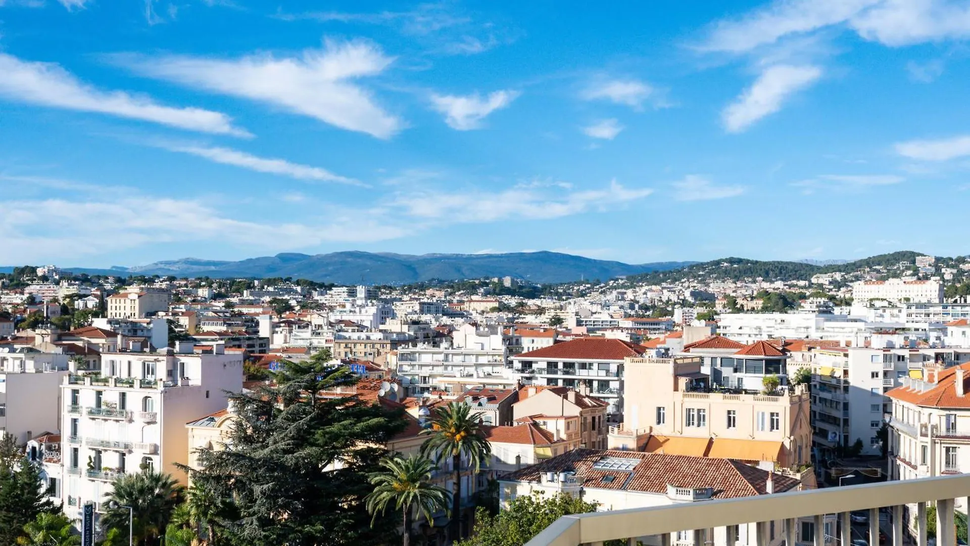 L'Horizon Avec Somptueuse Terrasse Vue Mer, Sejour De Luxe Loisirs Et Business Au Coeur Du Centre Cannes 0*,  France